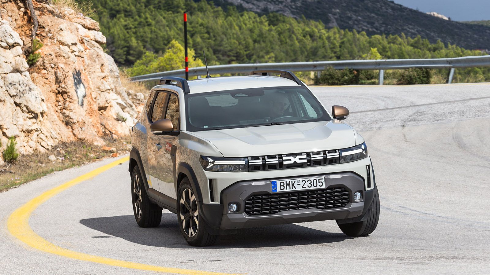Dacia Duster. Τι βαθμό παίρνει σε κατανάλωση, χώρους, επιδόσεις, εγγυήσεις.
